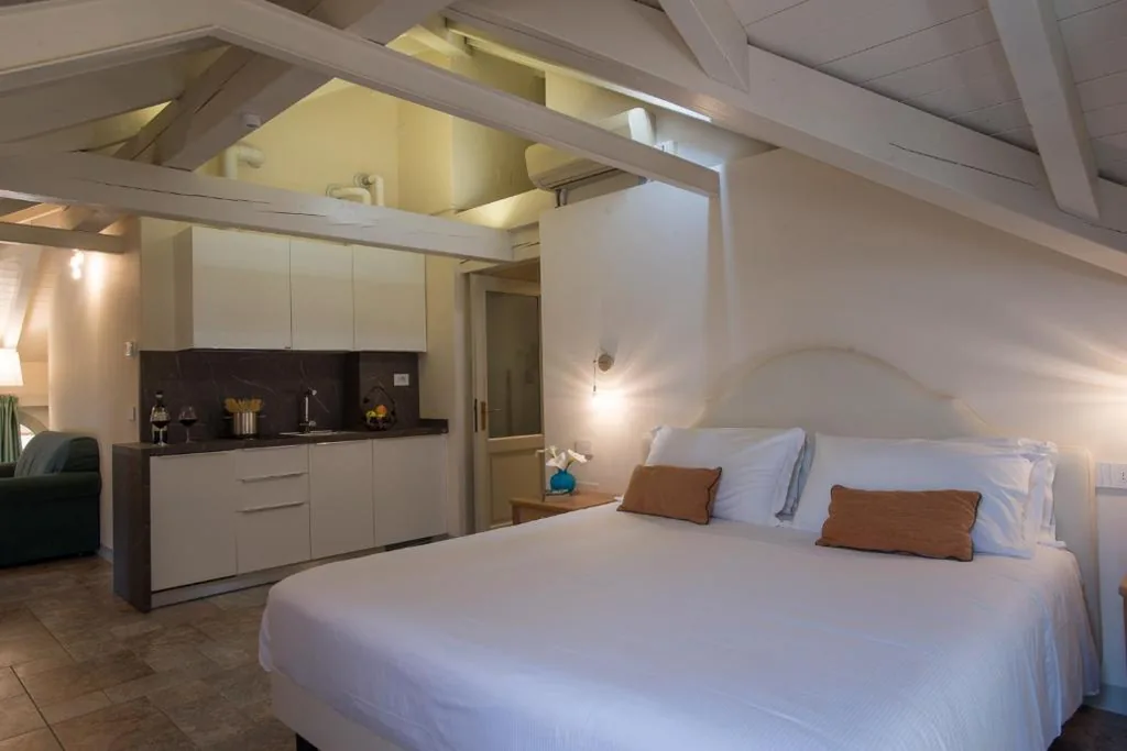 1-Bedroom Apartment - Attic — Residence Ortensia