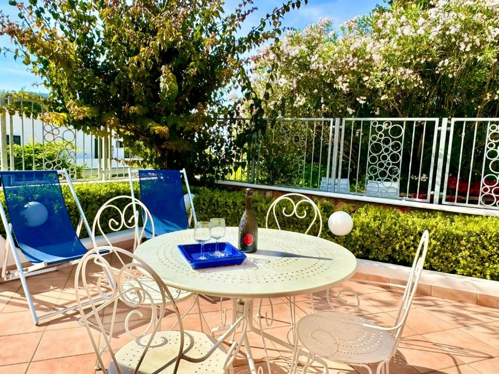 Appartamento con 1 Camera da Letto — PonzaSmeralda Le Forna