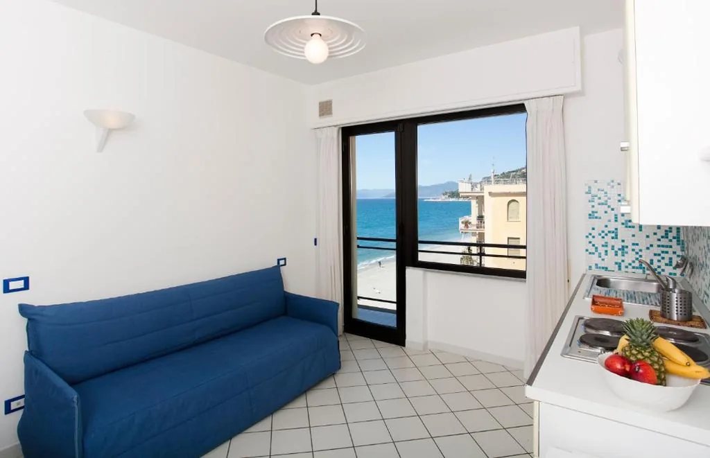 Apartment with 1 Bedroom, Partial Sea View and Beach Access — Residence Le Dune Club