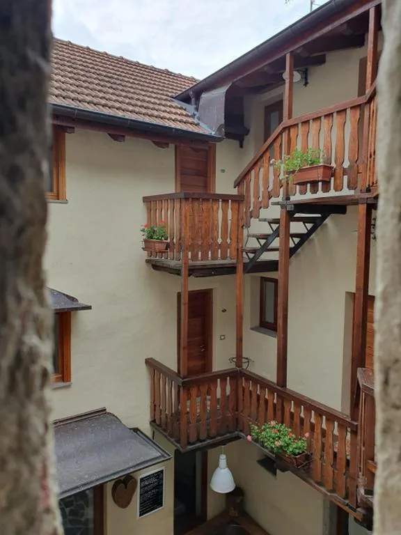 Appartamento con 2 Camere da Letto e Balcone — Appartamenti Vacanze e Camere Roccetta Fiorita