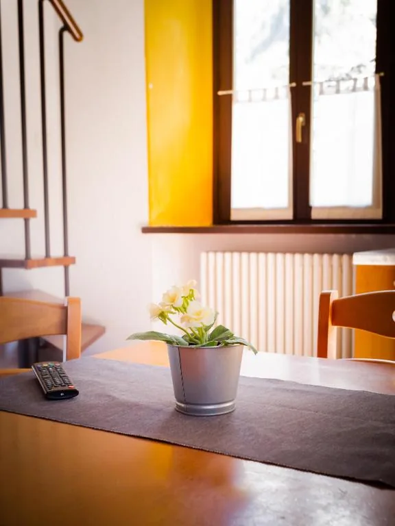 2-Bedroom Apartment with Mountain View — Indren Hus