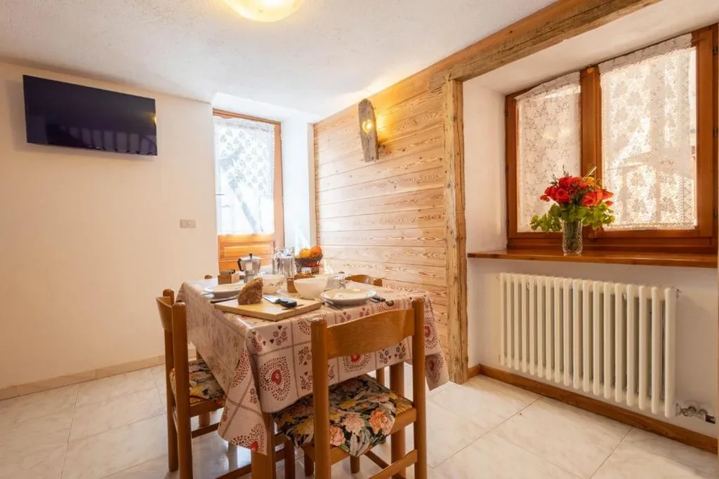 2-Bedroom Apartment — Le Vieux Noyer – Appartamenti al Verde villaggio di Rumiod