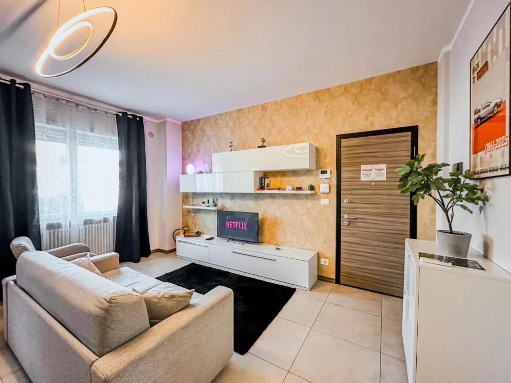 Appartamento con 2 Camere da Letto — Velvet Suite – Garage Privato – Metro Dante