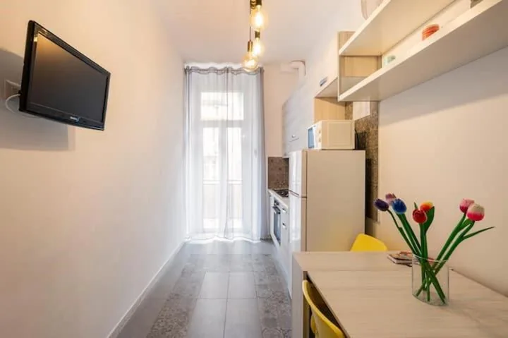 3-Bedroom Apartment with Balcony — St Peter Rooms