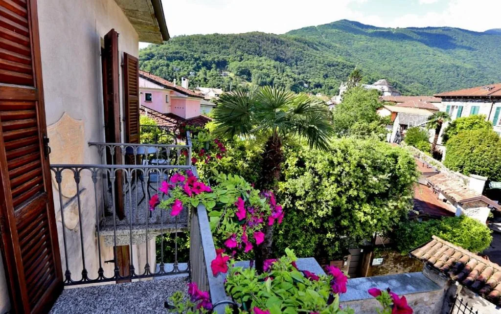 Appartamento con Balcone — Casa Cannobio