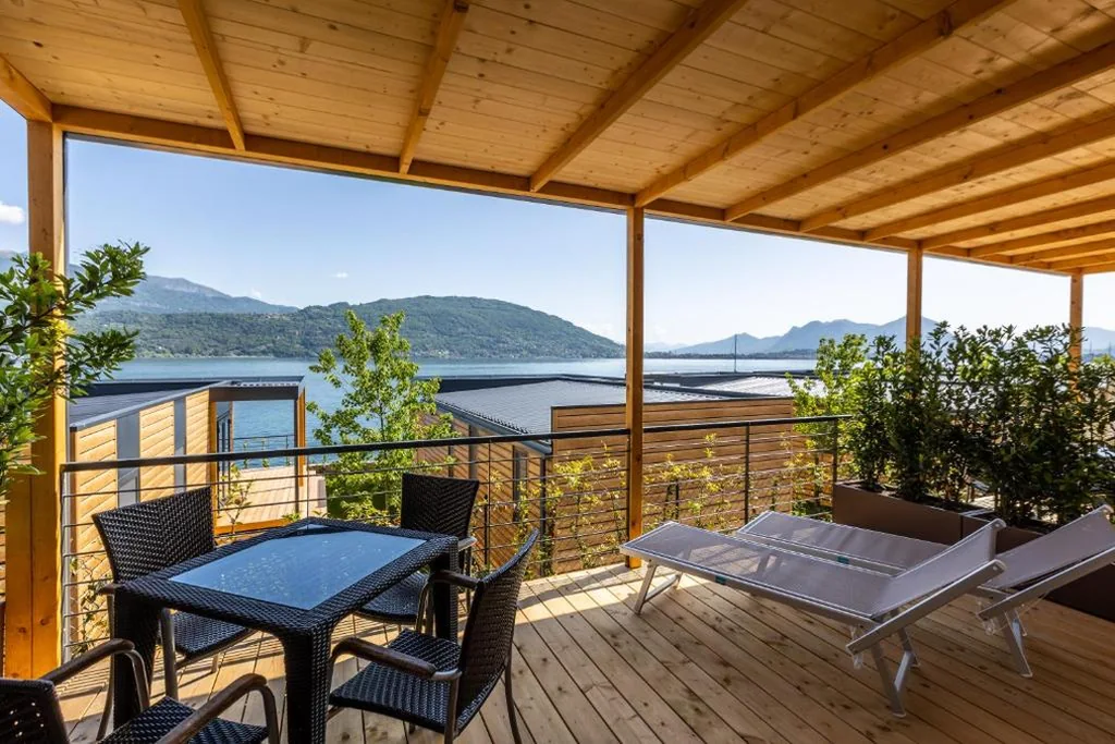 Apartment with Terrace — Lago Maggiore Bay