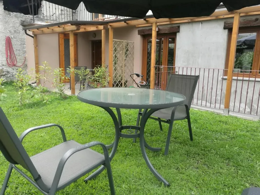Appartamento con Vista Giardino — B&B La Maison D’ Amelie Camere e Appartamenti