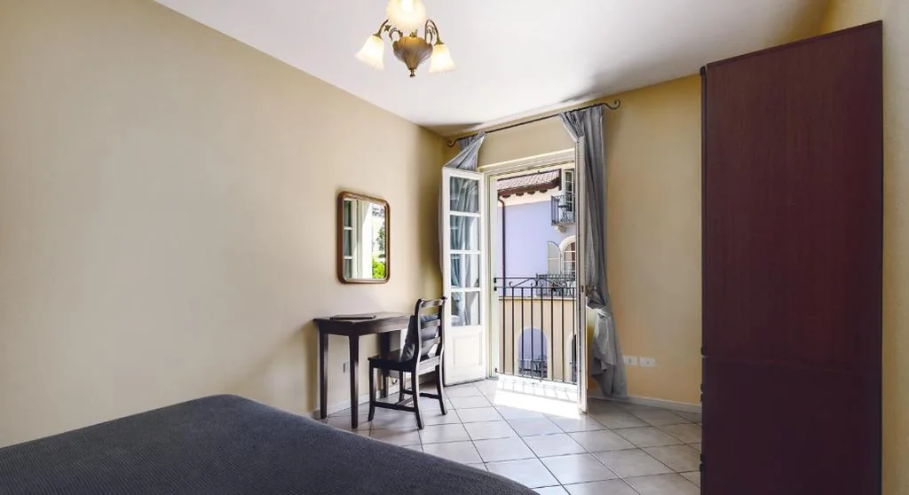Appartamento con Vista Piscina — Residenza dei Fiori