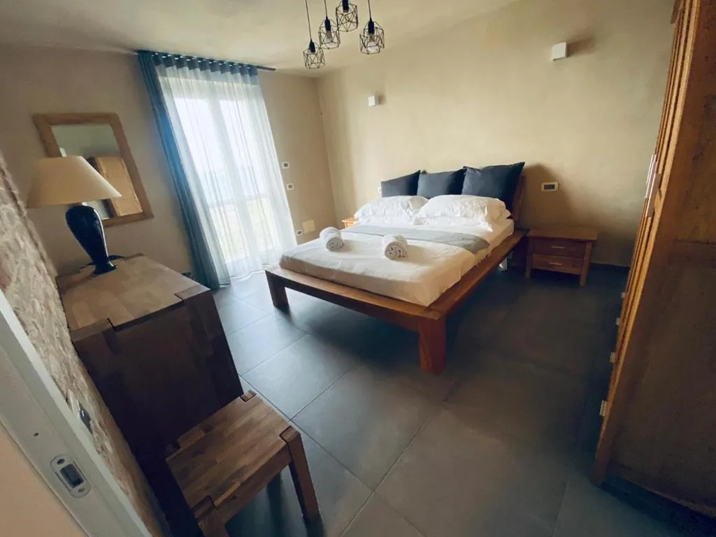 Deluxe One-Bedroom Apartment — Cascina Bricco San Pietro Bed & Wine