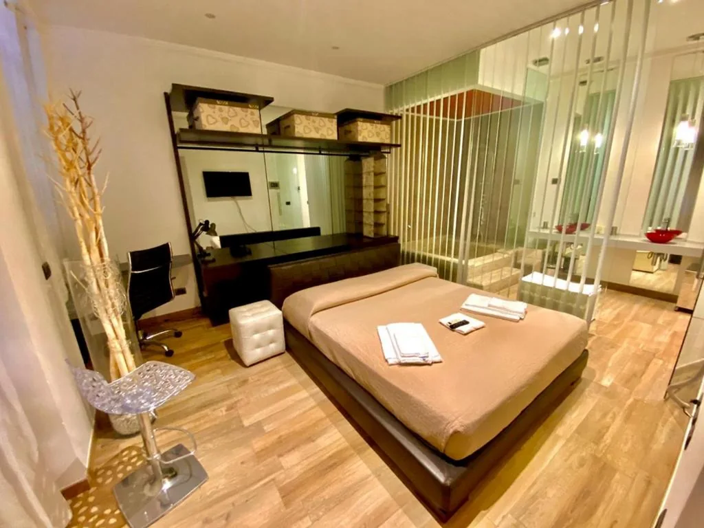 Deluxe Apartment — HH Hermoso Housing ALESSANDRIA