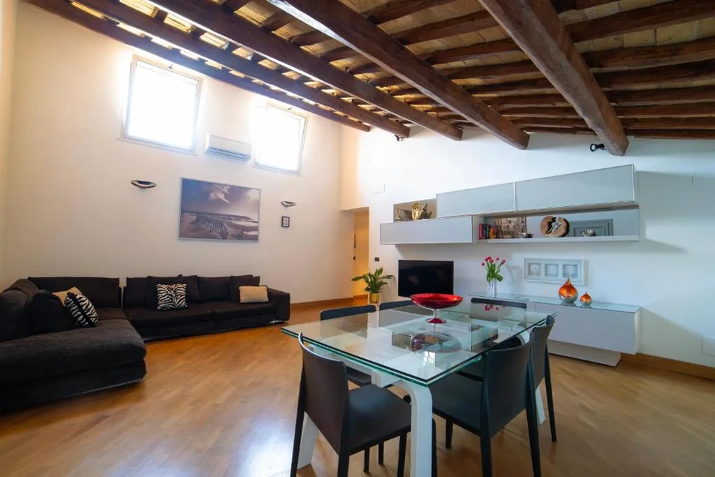 Appartamento Deluxe — Splendor Suite Rome – Suites & Apartments