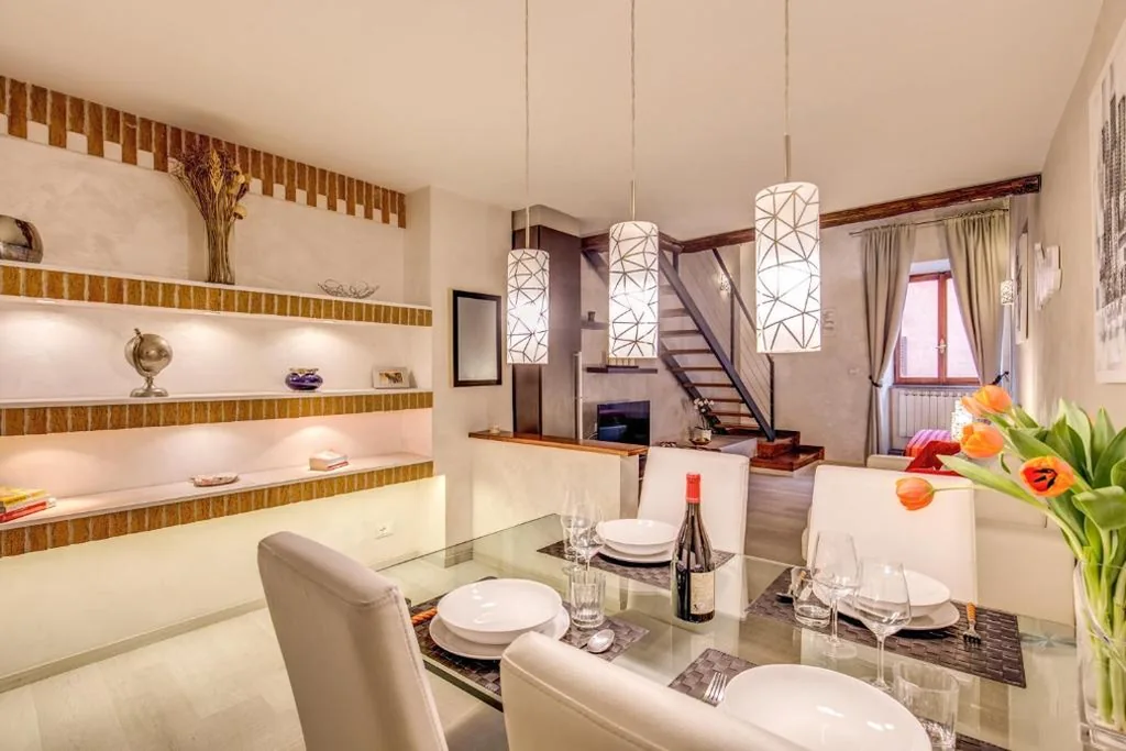 Appartamento Deluxe su 2 Livelli con Patio — Tritone Top House