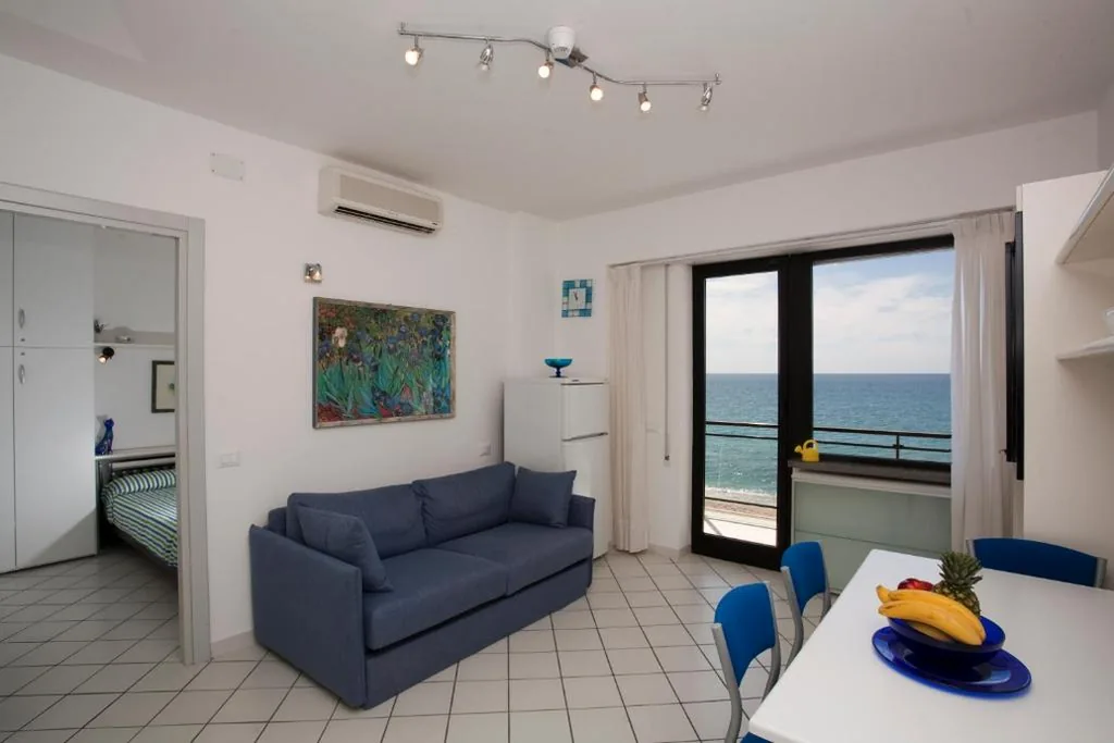 Executive Apartment with 1 Bedroom and Beach Access — Residence Le Dune Club