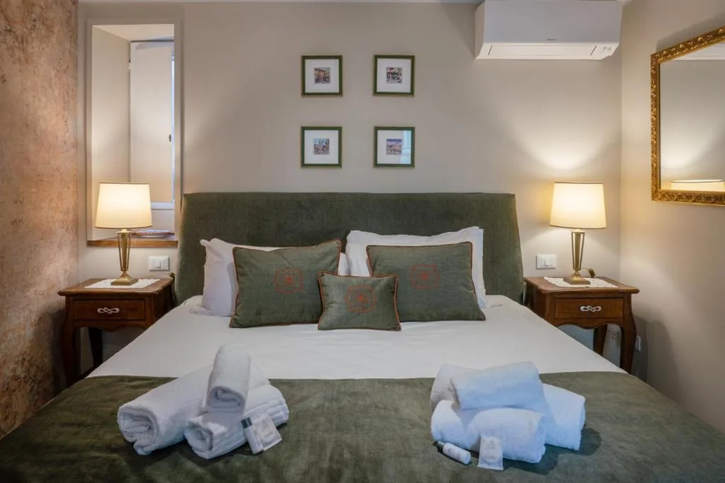 Appartamento Luxury — Charming stay in Roma – Luxury Holiday Apartment