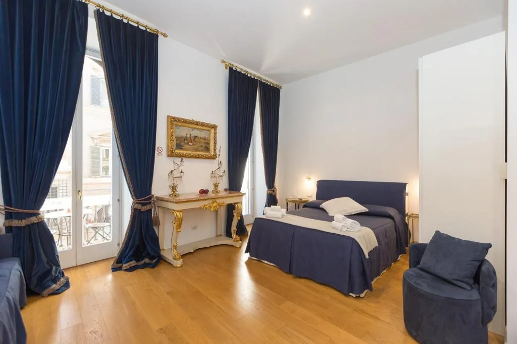 Appartamento Monolocale Deluxe con Balcone — Amazing Piazza Venezia Suites