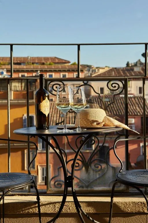 Superior Apartment with 1 Bedroom, Balcony and View — Trianon Borgo Pio Aparthotel