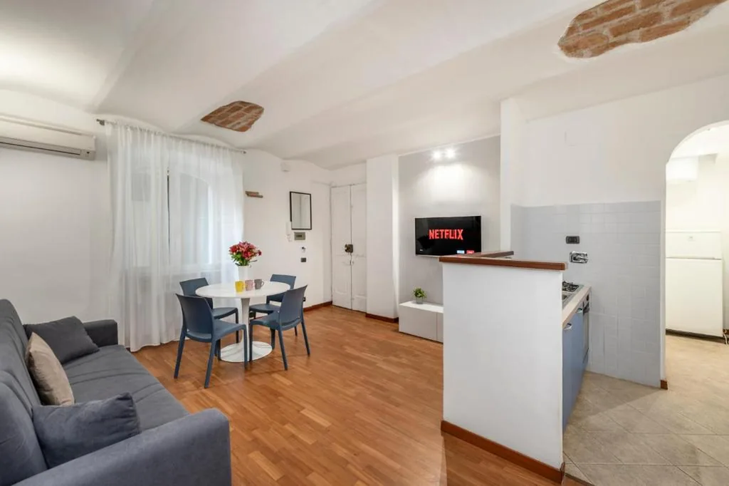 Apartment — White Rooms Colosseo