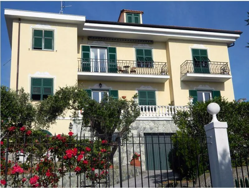 Art&Kitchen a Savona, B&B familiare con giardino e parcheggio gratuito
