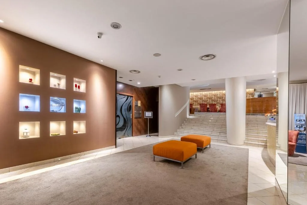 Aston Hotel — foto 3