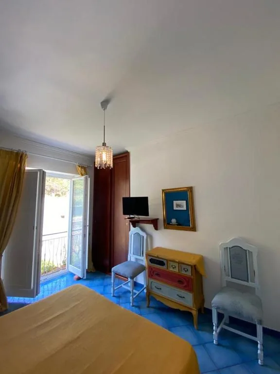 B&B Lunaponzese-Ponza centro — foto 5