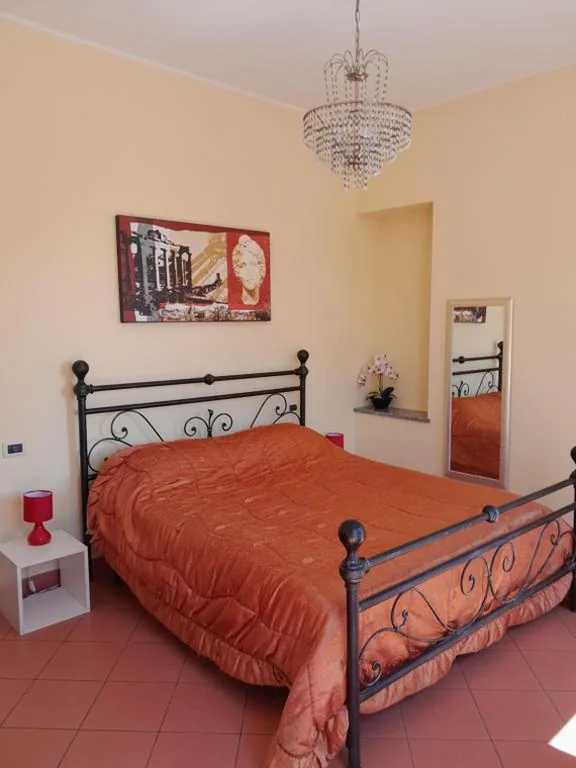 “B&B Sans égal”, with PRIVATE ROOMS and GROUND FLOOR APARTMENTS in Biella