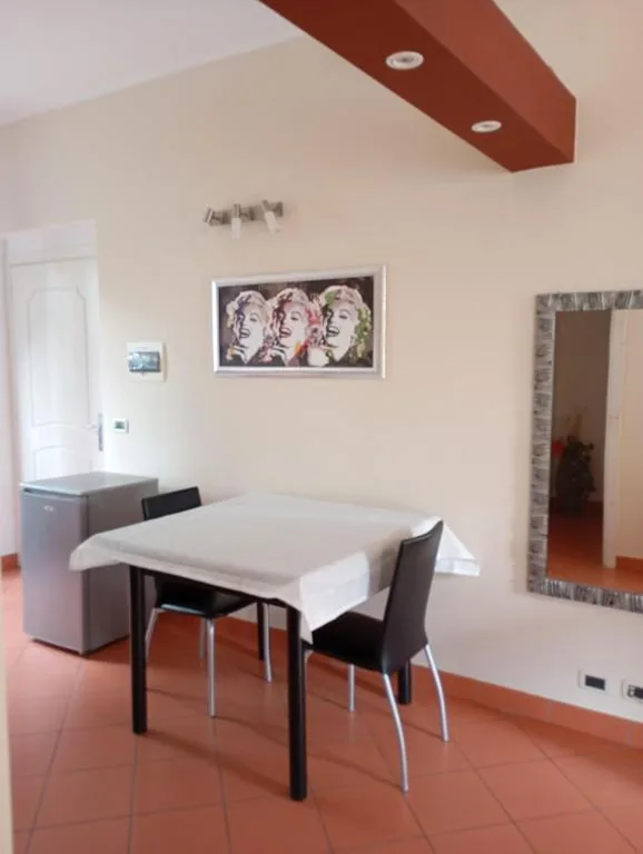 “B&B Sans égal”, with PRIVATE ROOMS and GROUND FLOOR APARTMENTS in Biella — foto 4
