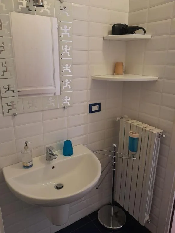 “B&B Sans égal”, with PRIVATE ROOMS and GROUND FLOOR APARTMENTS in Biella — foto 8