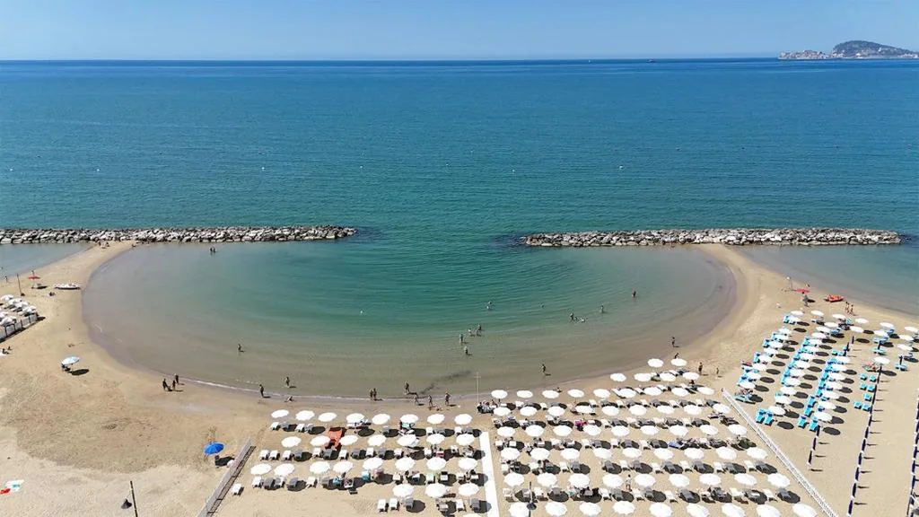 BAJAMAR BEACH HOTEL