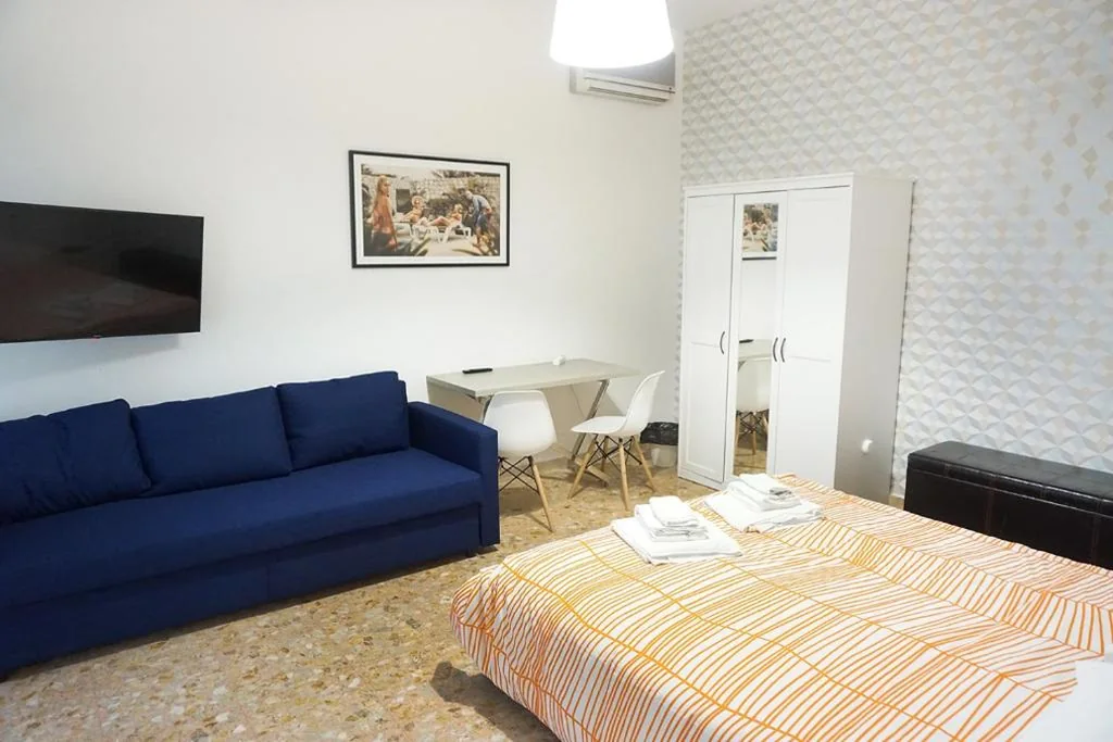 Bed a Cavour