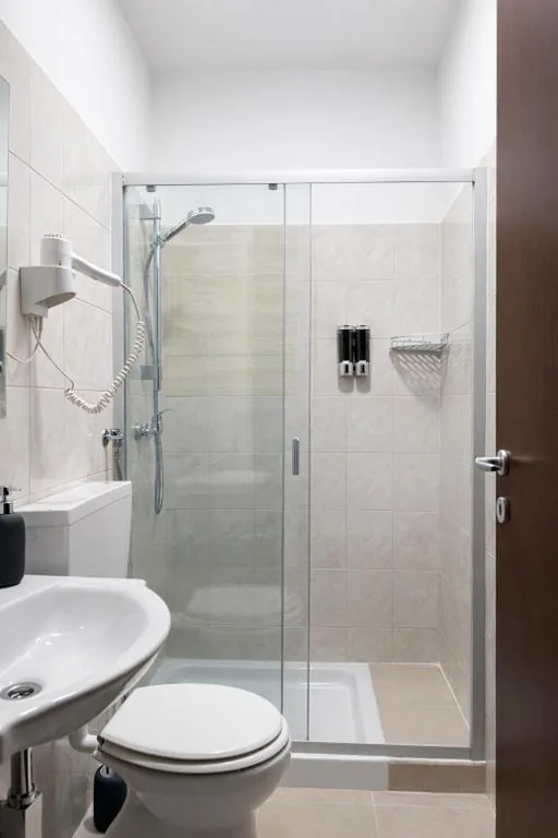 BEDS&ROOMS TIBURTINA- Rooms, Camere private — foto 3