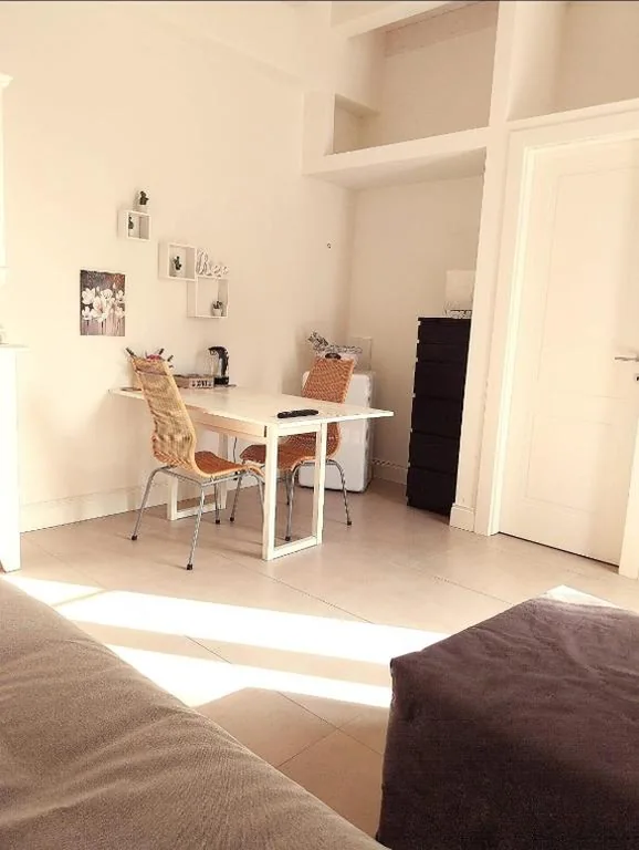 BEE HOME — foto 4