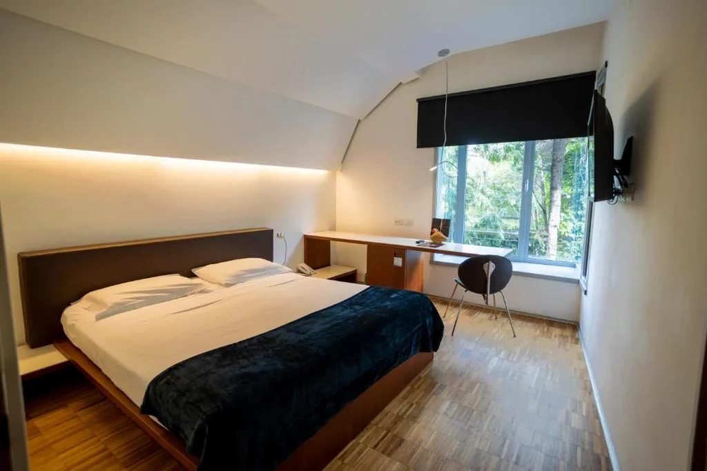 Black Hotel