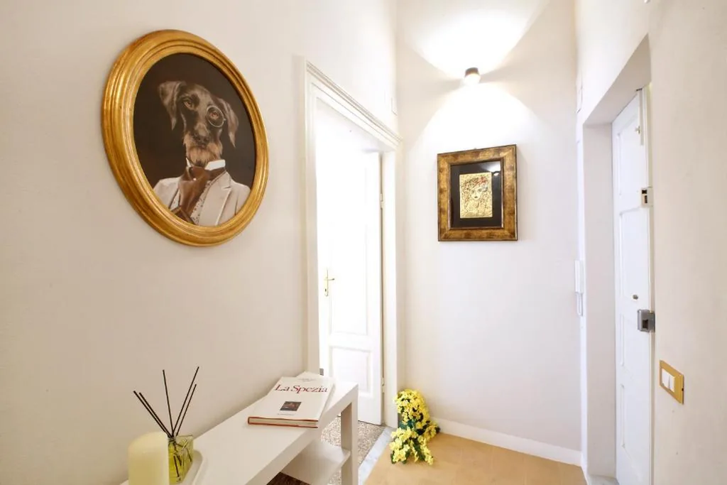 BREATHE LIGURIA – LUCY 1 bedroom and 1 apartment in a newly renovated nineteenth-century building in the historic center near the sea
