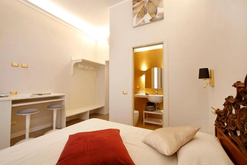 BREATHE LIGURIA – LUCY 1 bedroom and 1 apartment in a newly renovated nineteenth-century building in the historic center near the sea