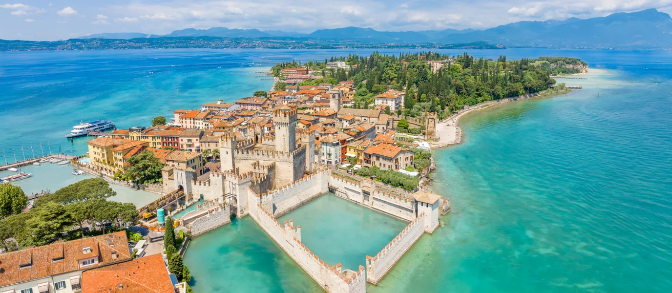 Le colline della Franciacorta e il Lago di Garda vicino a Brescia
