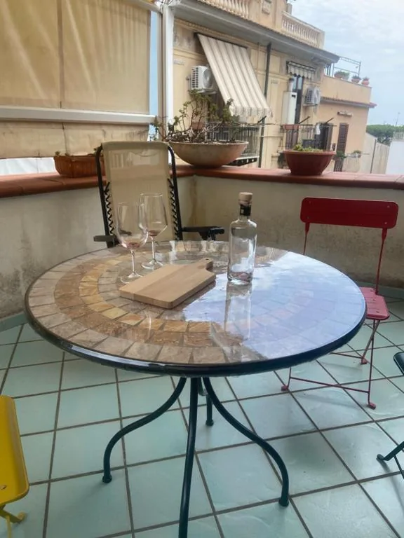 Caieta: la casa nella roccia — foto 4