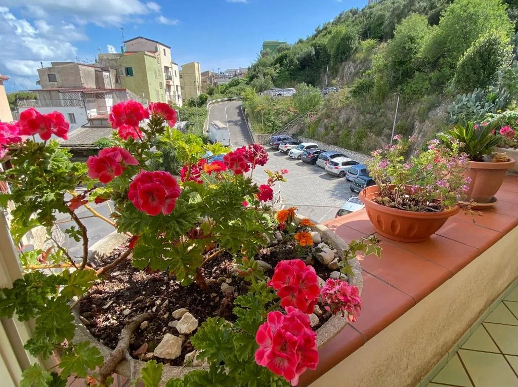Caieta: la casa nella roccia — foto 5