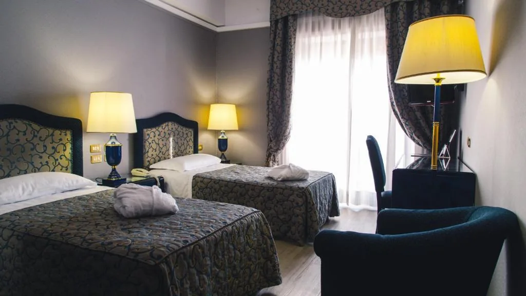 Classic Twin Room — Grand Hotel Excelsior
