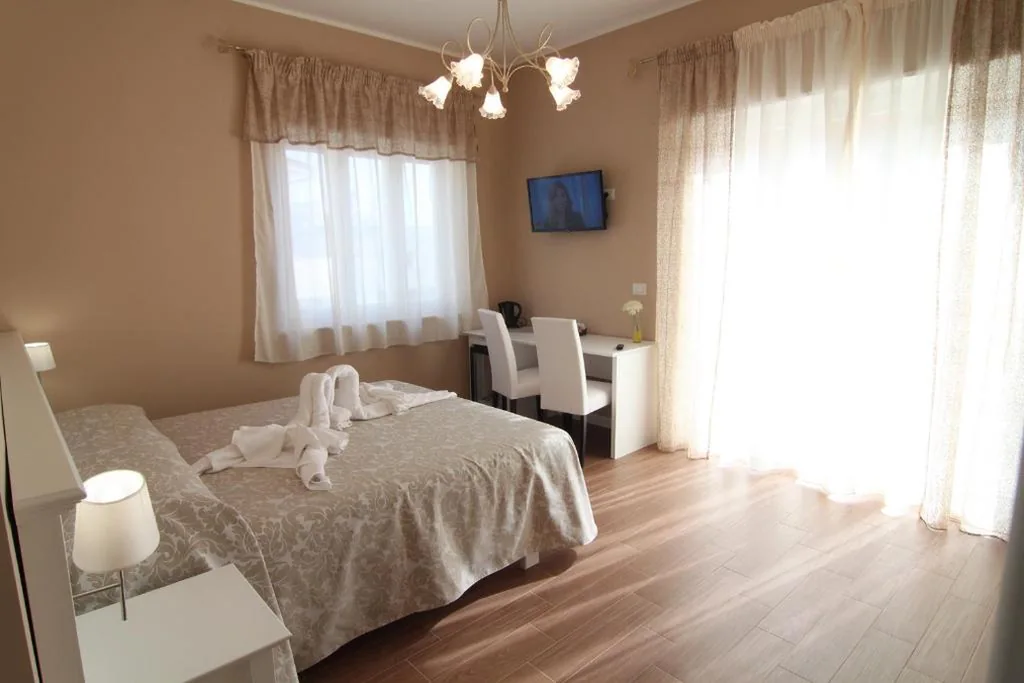 Camera Deluxe Matrimoniale/Doppia con Letti Singoli con Balcone — B&B Hortis Tropea
