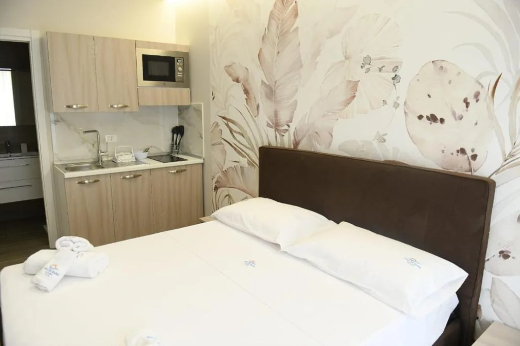 Camera Familiare con Bagno Privato — ARIA DI MARE LUXURY B&B