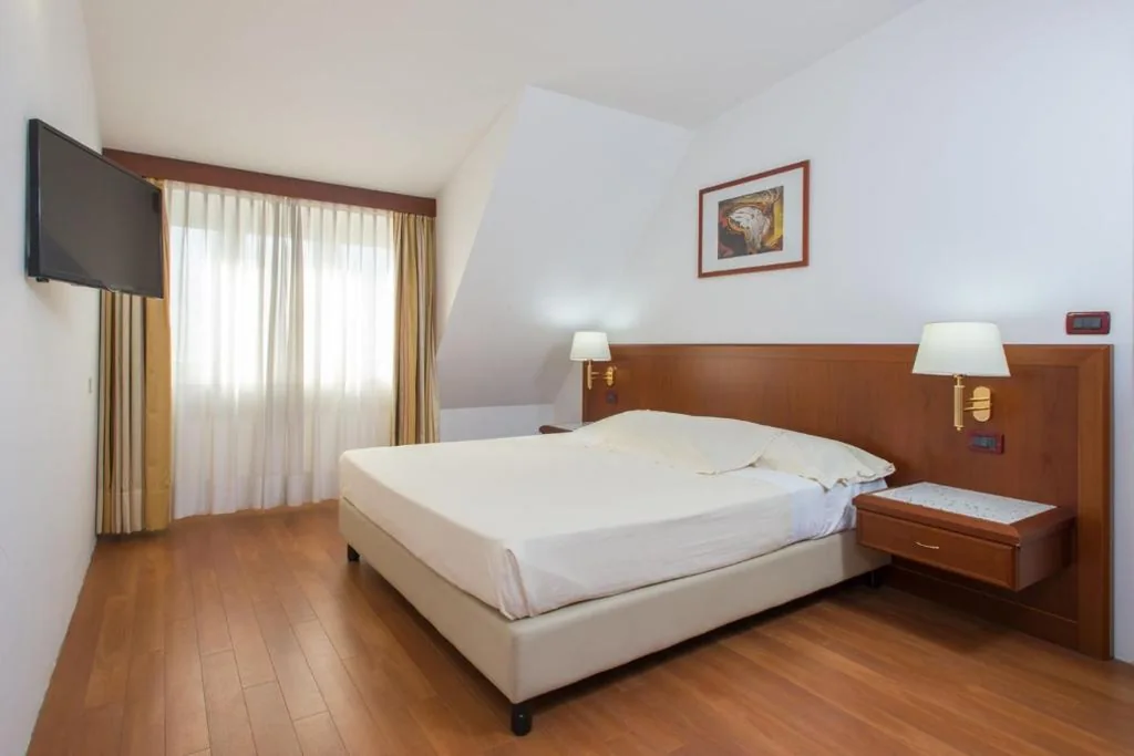 Standard Family Room — Hotel Europa