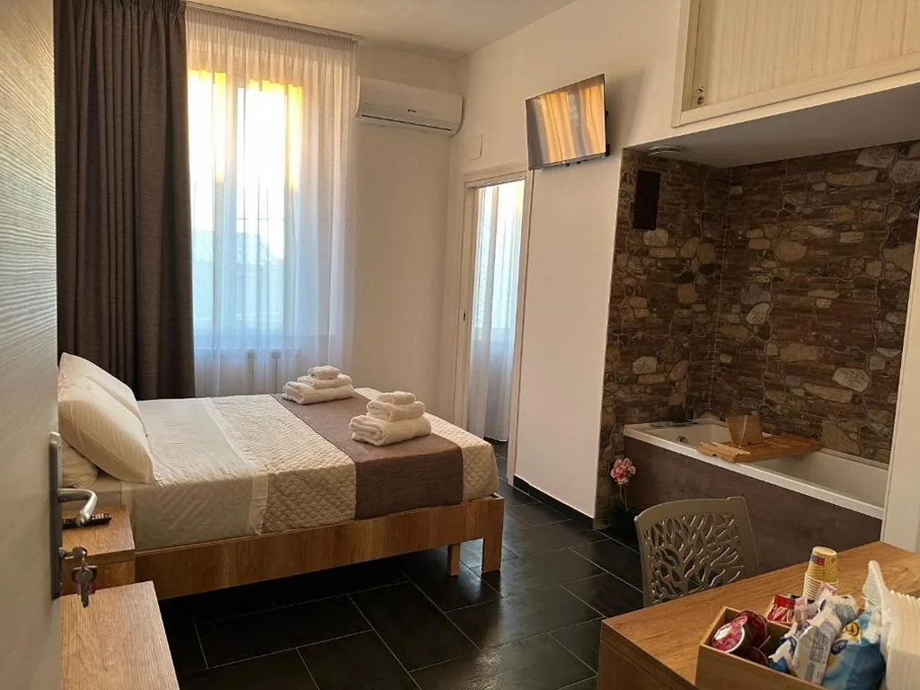 King Room with Hot Tub — Mirellas dream