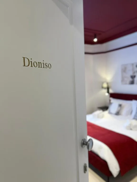 Standard King Room — Magna Grecia Superior Rooms