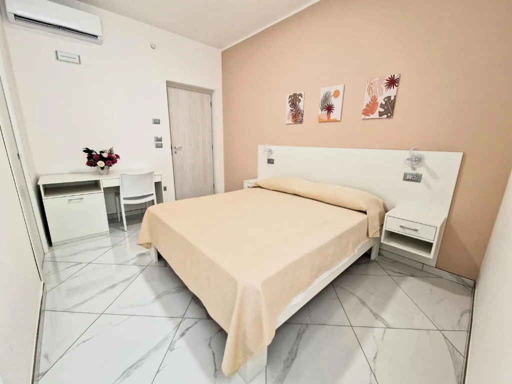 Double Room — Al 211 Rooms