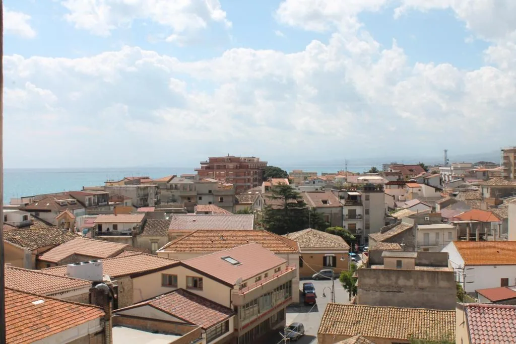 Basic Double Room — Hotel Mediterraneo