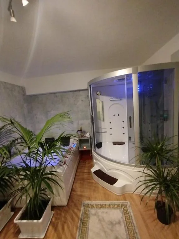 Business Double Room with Gym Access — Confort Suites
