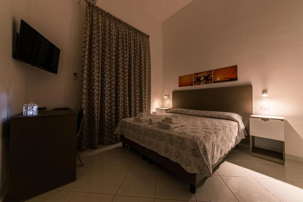 Double Room with Private Bathroom — B&B Il Sognatore
