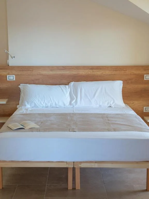 Double Room with Private Bathroom — La Rocca di PA