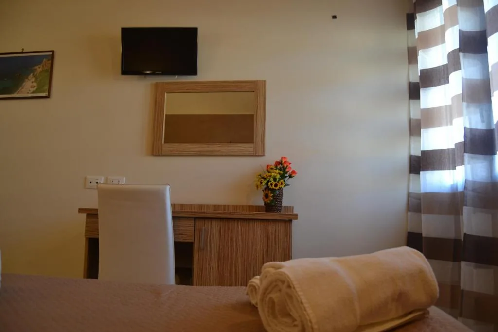 Double Room with Private Bathroom — Villa Sofia