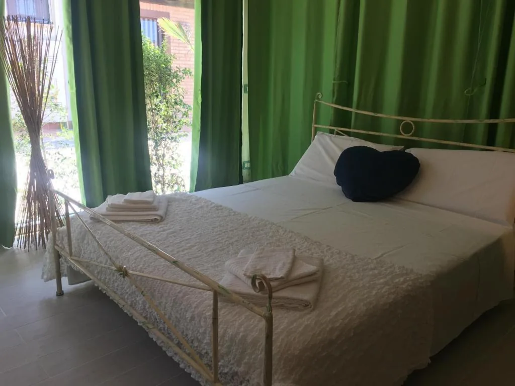 Deluxe Double Room (2 Adults + 1 Child) — Villa Irma guest house